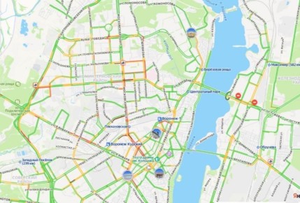 Огромная пробка на Московском проспекте сковала движение в Воронеже