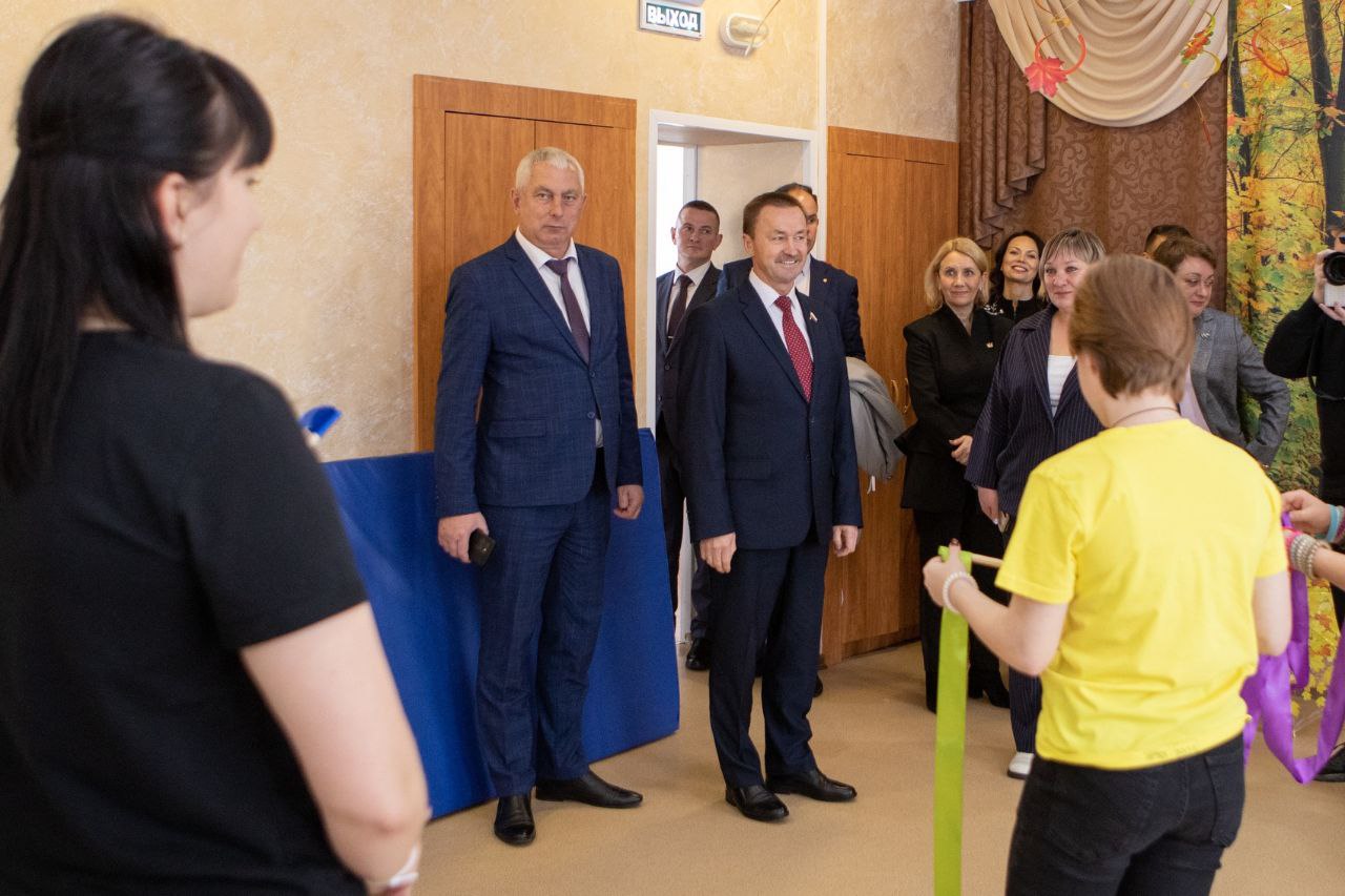 Председатель Воронежской облдумы Юрий Матузов посетил ряд соцобъектов Бутурлиновского района