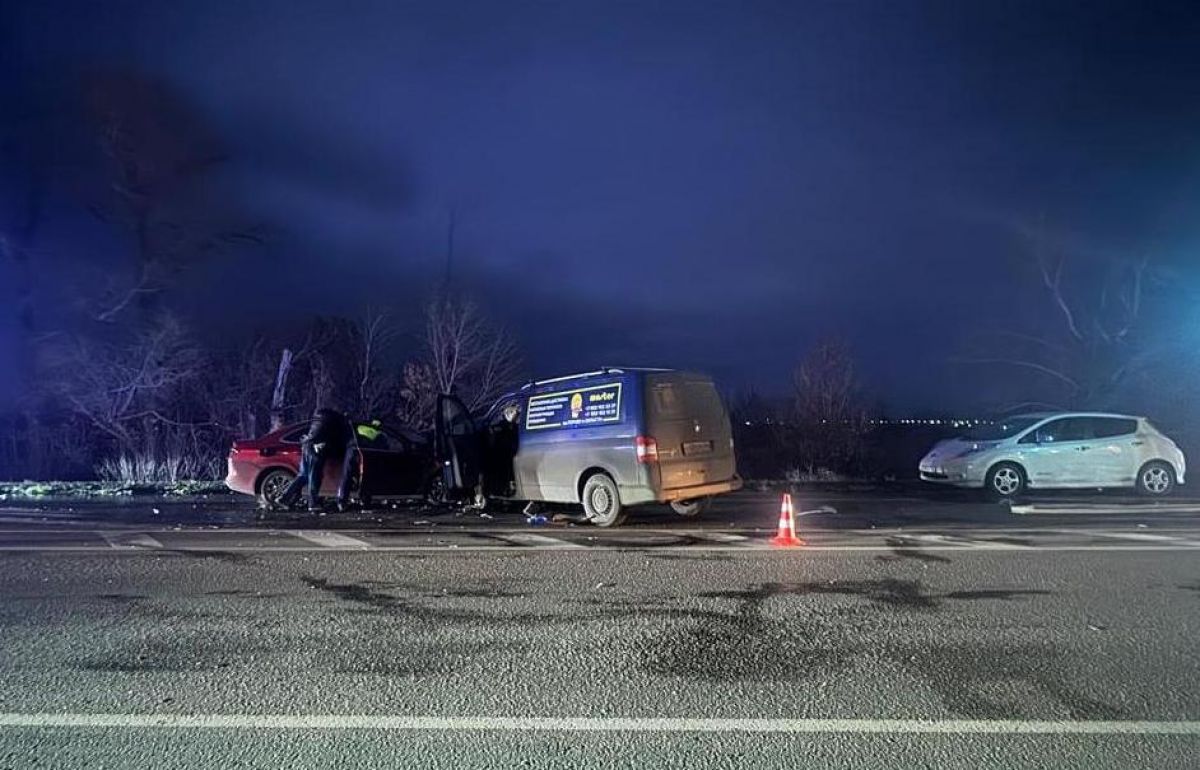 Водитель легковушки погиб в Новоусманском районе после лобового ДТП с фургоном
