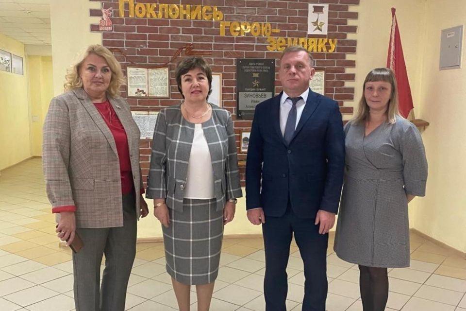 Людмила Ипполитова посетила с рабочими поездками Верхнемамонский, Павловский и Воробьевский районы