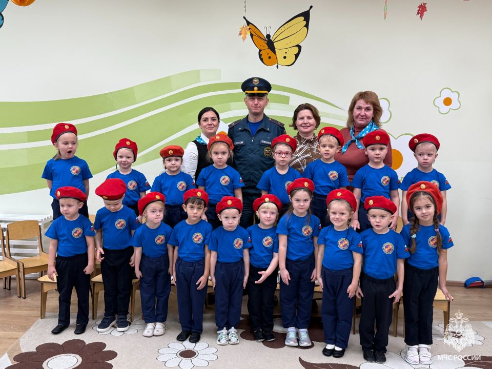 В воронежском детском саду № 190 малышей приняли в спасатели