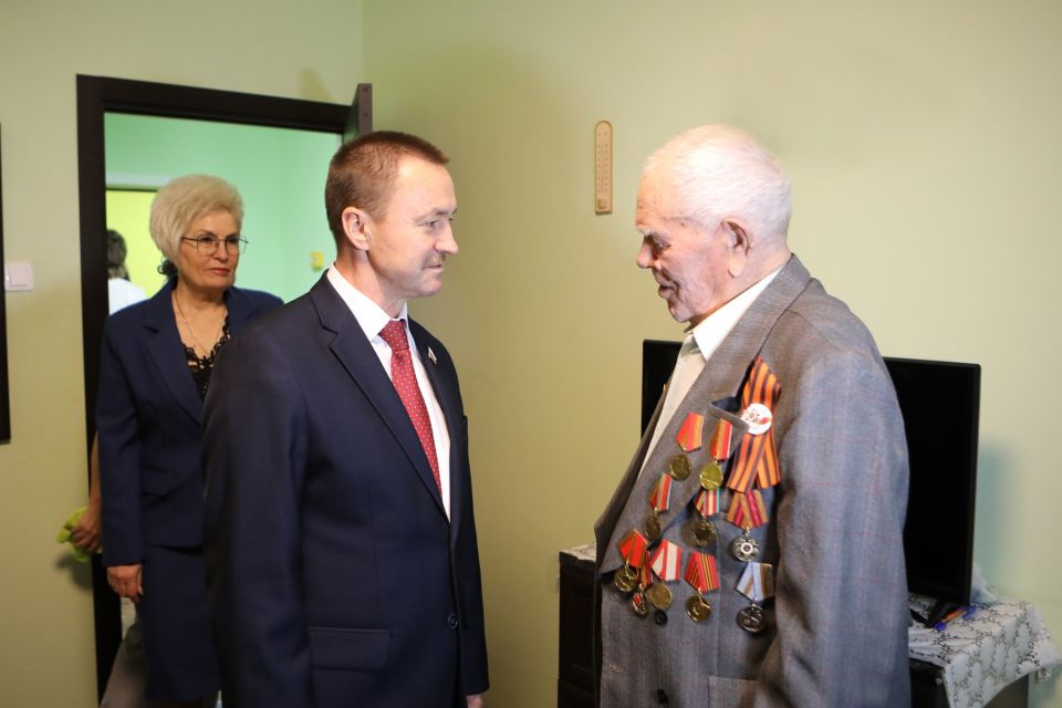 Председатель Воронежской областной Думы Юрий Матузов побывал с рабочей поездкой в Новохопёрском районе