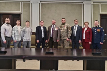 Денис Рубащенко принял участие во встрече участников СВО со студентами ВГТУ