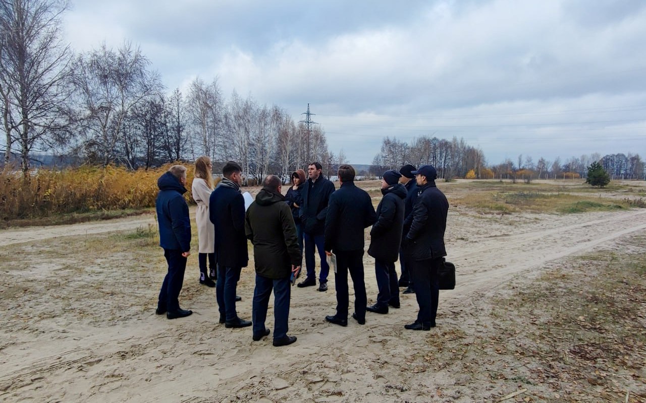 Мэр Воронежа Сергей Петрин побывал с рабочим визитом на набережной Артамонова, благоустройство которой планируется начать в 2026 году