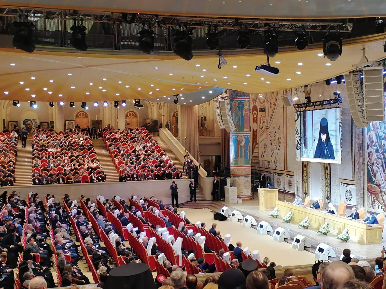 Митрополит Воронежский и Лискинский Леонтий и заместитель губернатора Воронежской области Дмитрий Маслов во главе региональной делегации приняли участие в работе XXVII Всемирного Русского Народного Собора