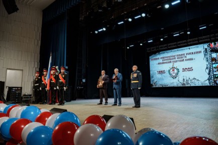 Депутаты Воронежской облдумы поздравили сотрудников и воспитанников Михайловского кадетского корпуса с юбилеем