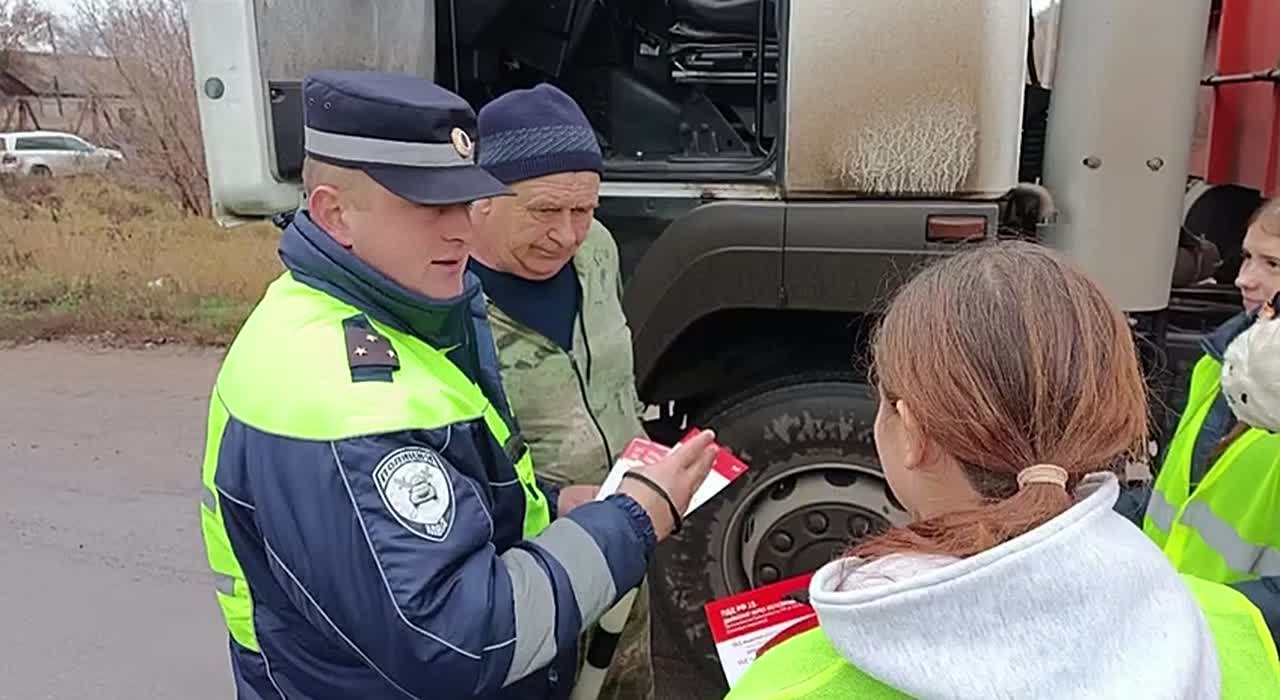 Накануне, в Бутурлиновском районе отряд ЮИД «Светофор» провел профилактическую акцию «Уступи дорогу поезду»