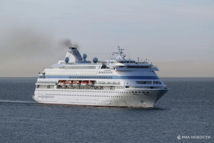 Лайнер с россиянами, не попавший в порт Стамбула, вернулся в Сочи
