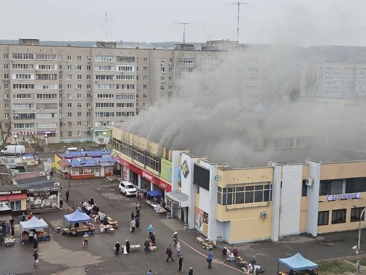 Торговый центр пылает в Нововоронеже