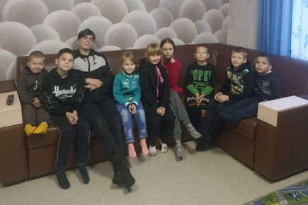 Сергей Сажин помог с приобретением мебели для социально-реабилитационного центра