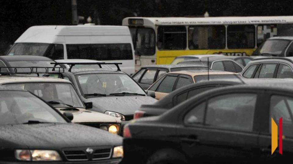 Утром 25 ноября в Воронеже на улице Антонова-Овсеенко образовалась 8-километровая пробка