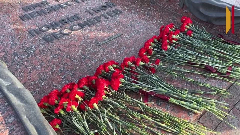 В Воронеже представители регионов Содружества «Донбасс» возложили цветы к Могиле Неизвестного солдата на площади Победы