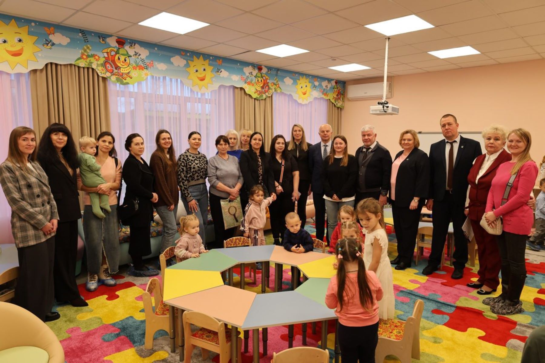 Олег Нефедов и Сергей Сажин приняли участие в открытии детского сада