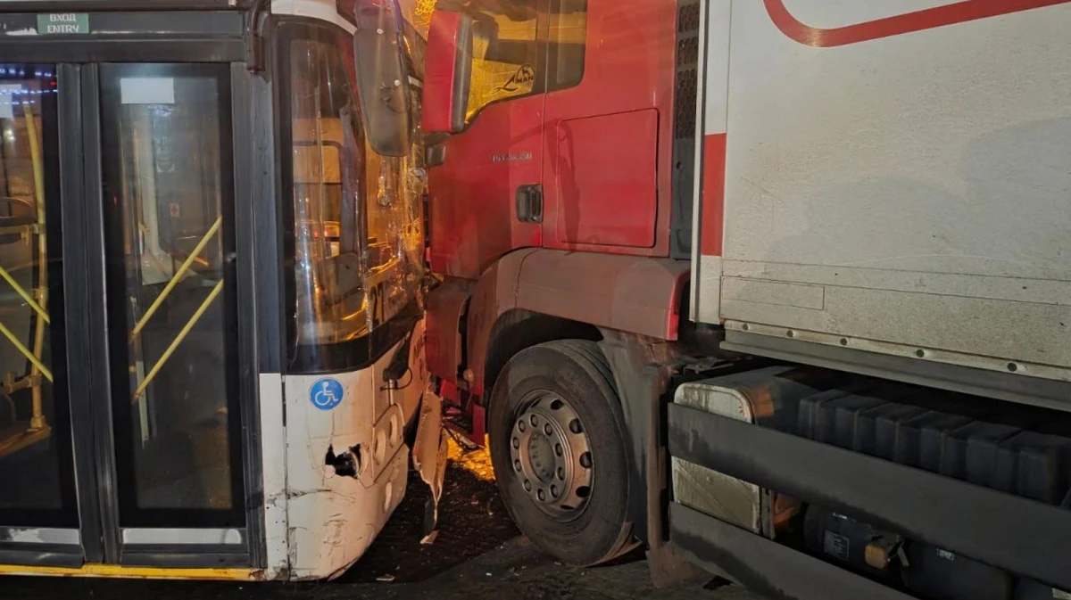 Воронежцам раскрыли подробности ДТП с автобусом на улице Матросова