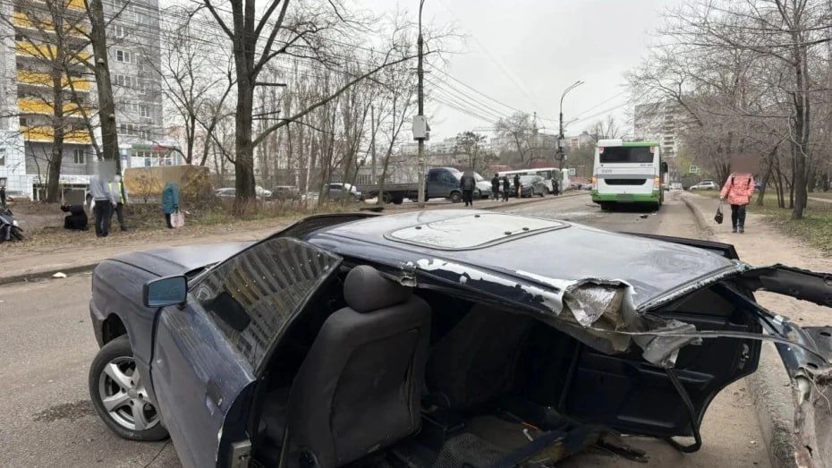 В ДТП с разорванной пополам Audi в Воронеже пострадали 3 ребенка