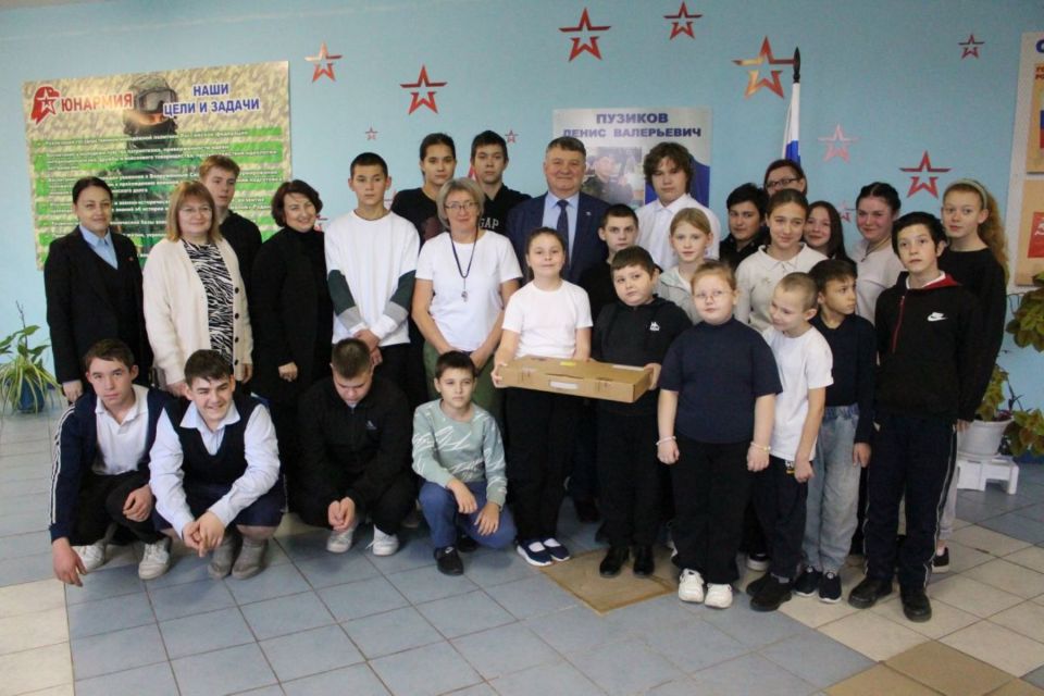 Николай Нетяга помог одной из школ Каширского района с обновлением материальной базы