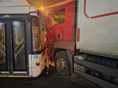 Ни дня без приключений: очередное ДТП с автобусом