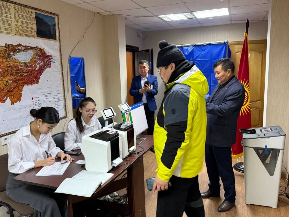 В России проходит голосование на выборах депутатов Жогорку Кенеша Кыргызской Республики