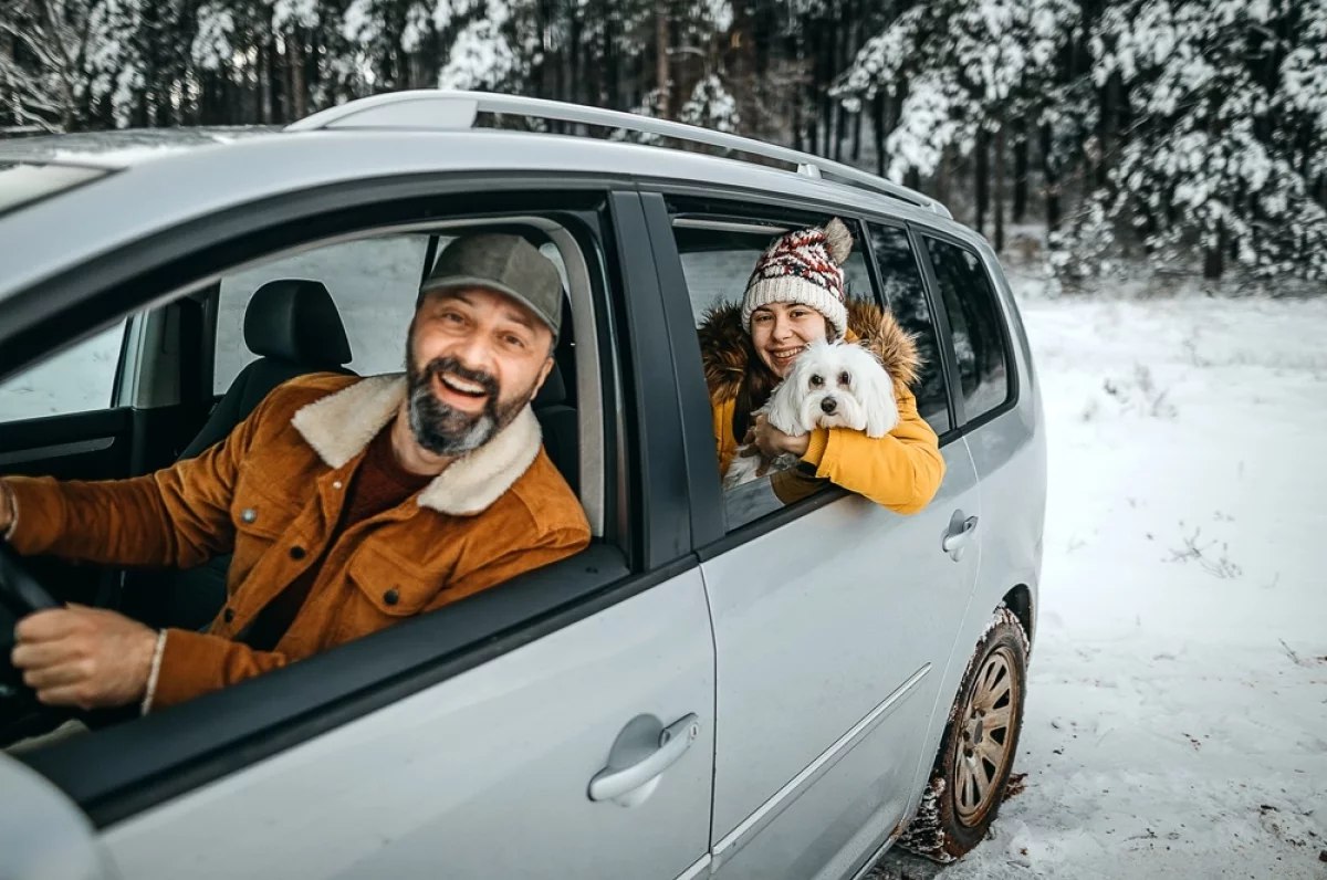 #актуальноесегодня. Погнали! Как подготовить зимнее автопутешествие на каникулы-2026 В холодное время года путешествия на автомобиле становятся опаснее и их сложнее организовать: зимняя дорога не прощает легкомыслия