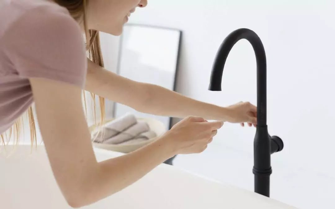 В микрорайоне Отрожка на семи улицах временно отключат воду