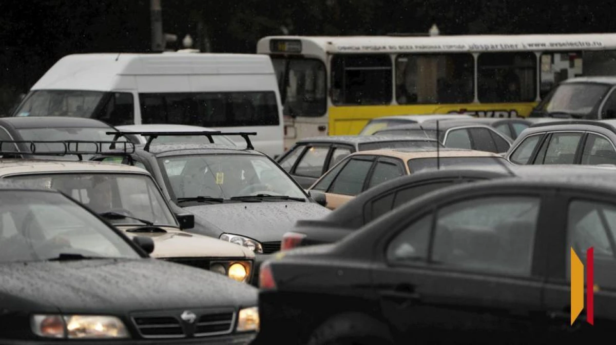 Из-за ДТП на улице Матросова образовалась 3-километровая пробка