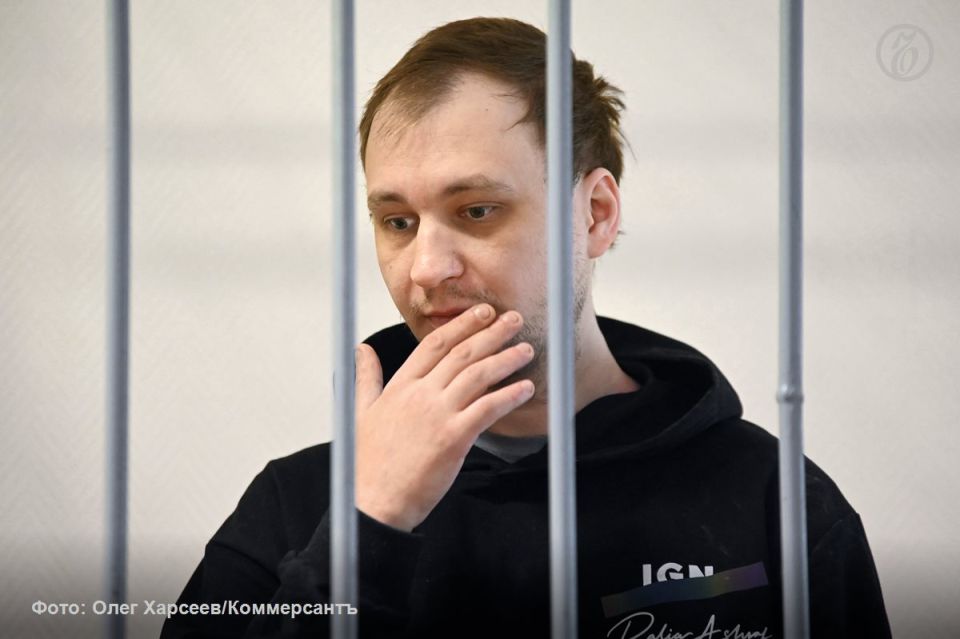 В Воронеже вынесен уже третий по счету приговор гражданину США Роберту Гилману: он получил десять лет строгого режима за нападения на сотрудников пенитенциарных учреждений, в которых он отбывает срок за драки с...