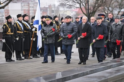 В Воронеже почтили память погибших воинов в День Неизвестного солдата