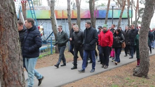 Сергей Петрин: Сегодня вместе с участниками федеральной программы «Школа мэров» посетили сразу несколько важных для нашего города объектов – образовательный центр «Содружество», парк «Дельфин», Петровскую набережную