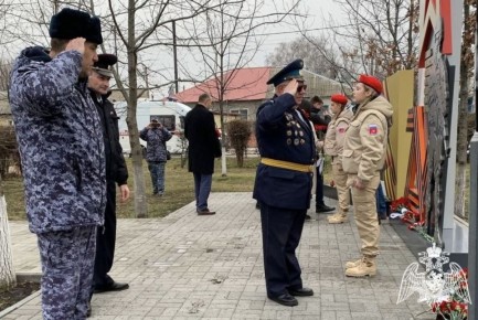 В Панинском районе состоялось торжественное открытие памятника героям погибшим в зоне СВО