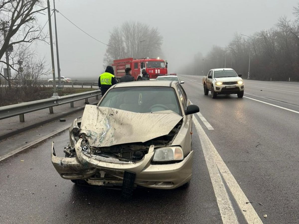 Один человек пострадал в ДТП с тремя автомобилями на воронежском участке трассы «Курск - Саратов»