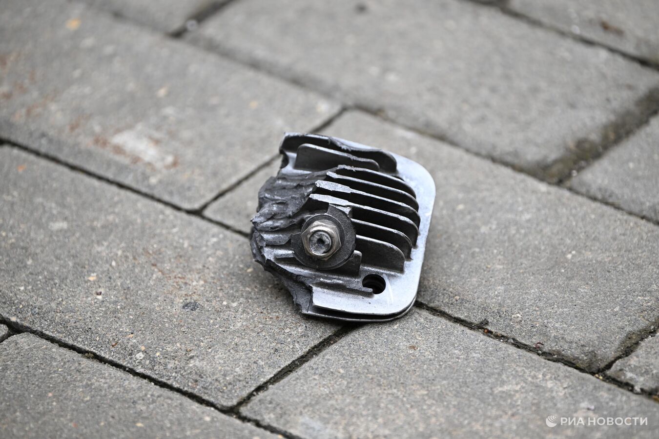 В Воронежской области обломками БПЛА повреждены здание школы и крыша АЗС