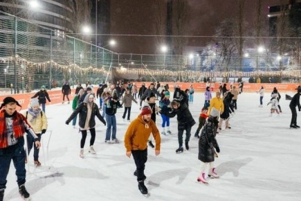 В техническом режиме открылся каток в парке «Дельфин»