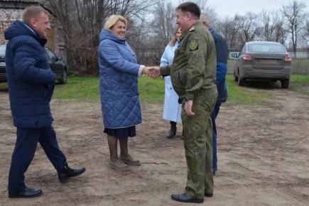 Людмила Ипполитова посетила с рабочим визитом Верхнемамонский район