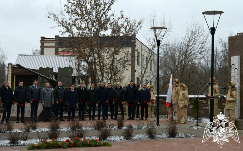 Участники программы «Герои земли Воронежской» приняли участие в митинге памяти в День Героев Отечества