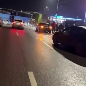 Четыре человека пострадали в массовом ДТП с автобусами и грузовиком под Воронежем, сообщили в региональном УМВД