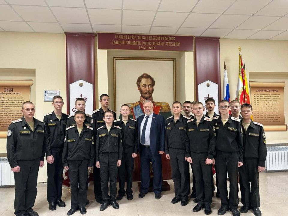 Продолжаю традиционные доставки благотворительных новогодних подарков