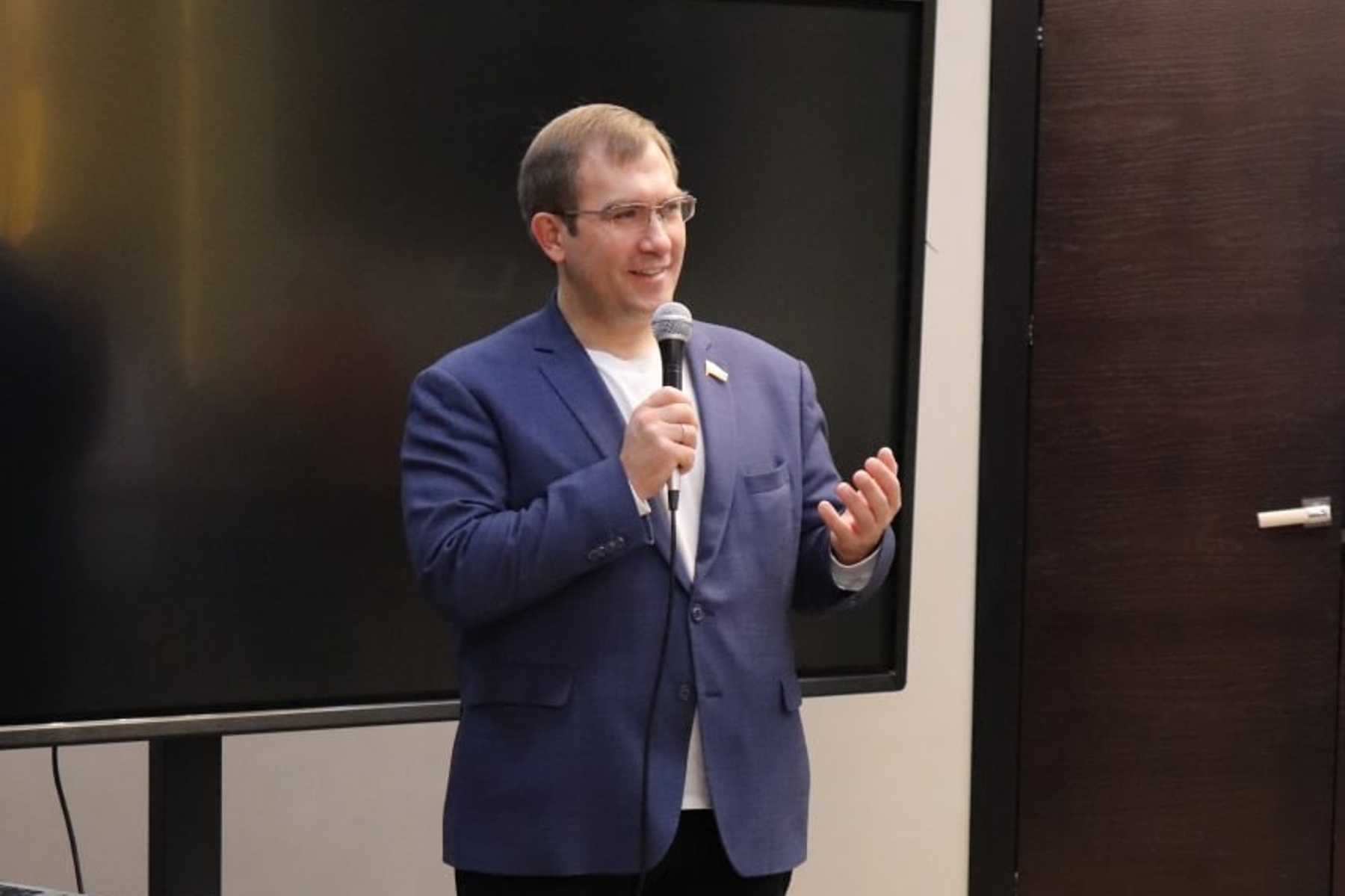 Артем Зубков провел первый этап стратегической сессии по развитию сообщества ТОС Воронежской области