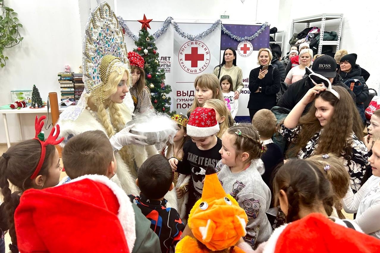 Марина Андрейчук поздравила подопечных Воронежского отделения Красного креста с Новым годом