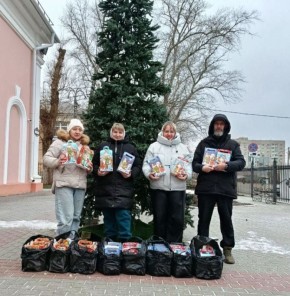 Вот и подходит к концу ещё один год — время подводить итоги и строить планы, но прежде всего — это время тепла, заботы и внимания друг к другу