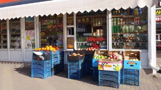 В Воронежской области мигрантам продлили на 2026 год запрет на работу курьерами и продавцами