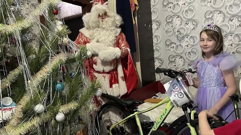 Заместитель председателя правительства области Александр Попов исполнил мечты юных воронежцев