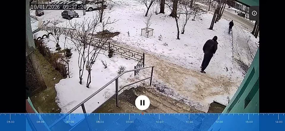 На улице Генерала Лизюкова пьяный мужчина напал на 3 человек