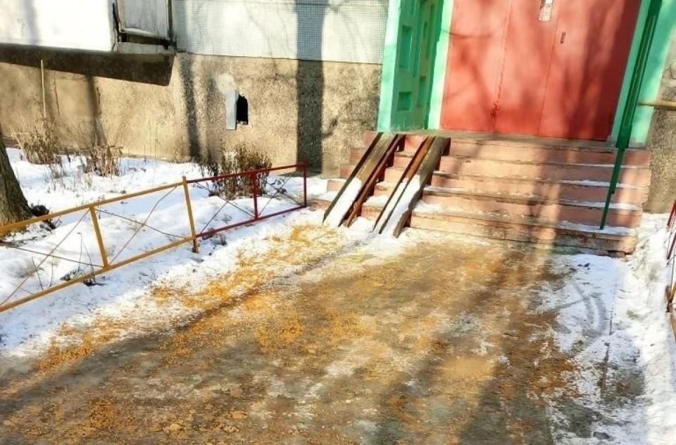 В январе поступило 25 жалоб на уборку придомовых территорий