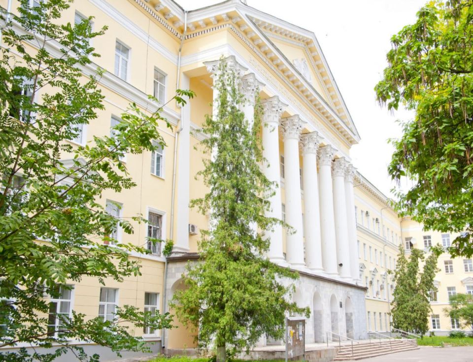 За 72,5 млн «Кристалл сервис» будет убирать территории ВГТУ