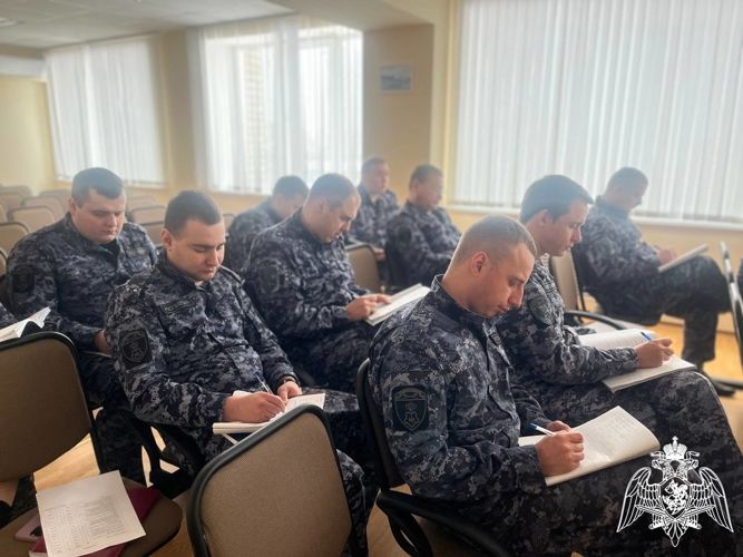 В региональном Управлении вневедомственной охраны провели занятие по соблюдению требований безопасности