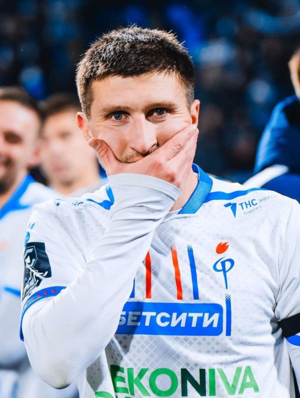 Футболист воронежского «Факела» стал инициатором нестандартного трансфера