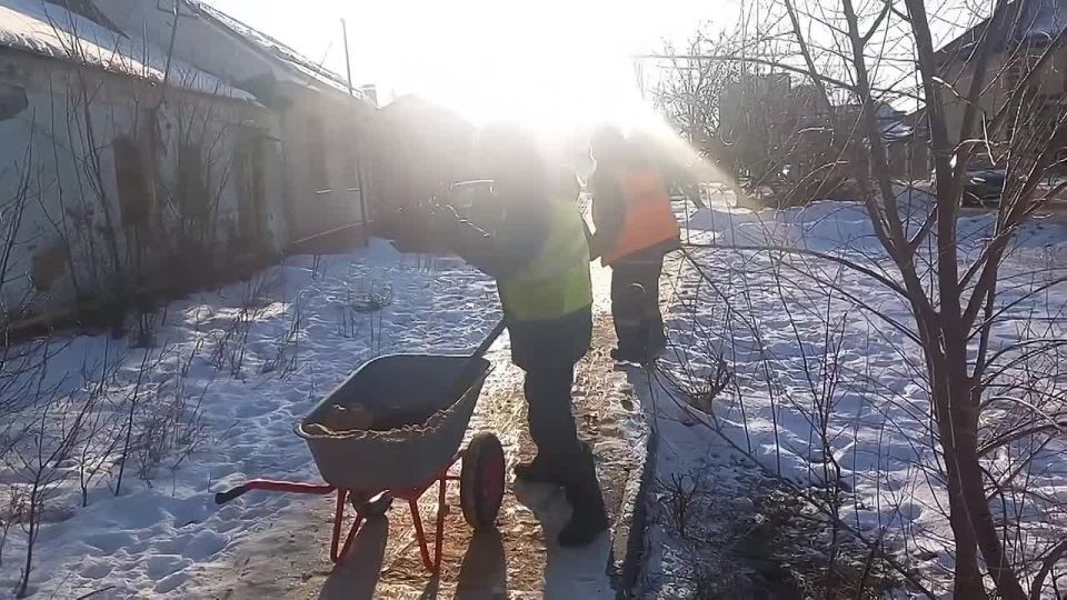 Комбинат благоустройства продолжает круглосуточно выполнять зимние виды работ