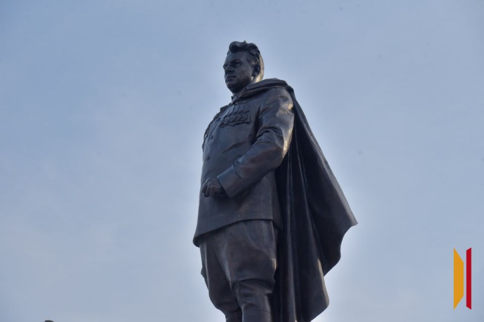 Легенды Воронежа. Памятник генералу Ивану Черняховскому