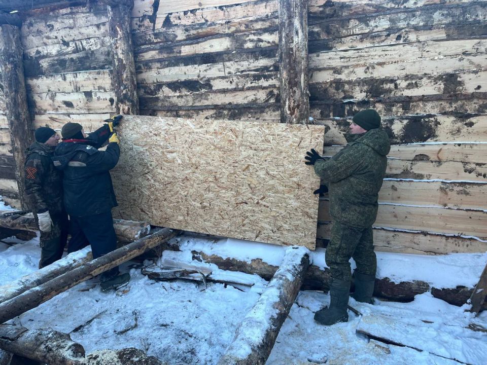 Заместитель председателя Воронежской городской Думы Андрей Соболев и депутат городского парламента Андрей Суверин отправили гуманитарную помощь, а именно - стройматериалы, зимнюю спецодежду и инструменты по обращению...
