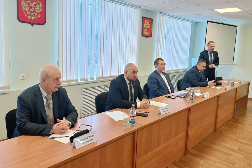 Артем Зубков провел два обучающих семинара для представителей ТОС города Воронеж